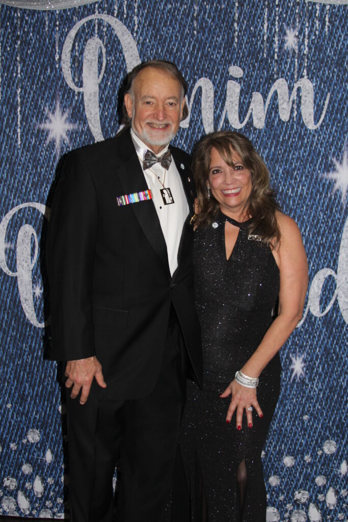 two people smiling.
